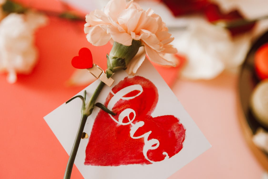Valentine's Day Vibe Guide  | Effortless Romance, Hidden in Every Little Detail